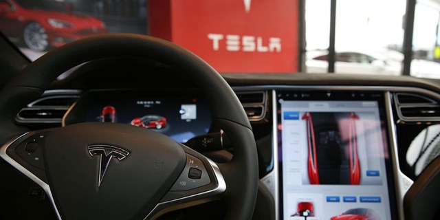 Việc Apple đ&aacute;nh chiếm thị trường &ocirc;t&ocirc; sẽ tạo &aacute;p lực l&ecirc;n Tesla v&agrave; c&aacute;c đối thủ kh&aacute;c.&nbsp;
