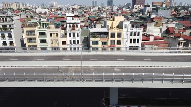 Với 4 l&agrave;n xe