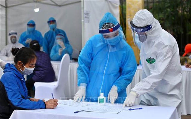 Kh&#244;ng khai b&#225;o y tế khi trở lại H&#224; Nội sau Tết sẽ bị xử phạt như thế n&#224;o? - Ảnh 1