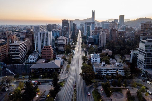 Việt Nam, Chile, Malaysia: Những điểm s&#225;ng trong bức tranh kinh tế to&#224;n cầu hậu Covid-19 - Ảnh 1