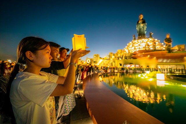 T&#226;y Ninh “bội thu” du lịch, N&#250;i B&#224; Đen đ&#243;n hơn 1 triệu lượt kh&#225;ch đi c&#225;p treo dịp Tết - Ảnh 5
