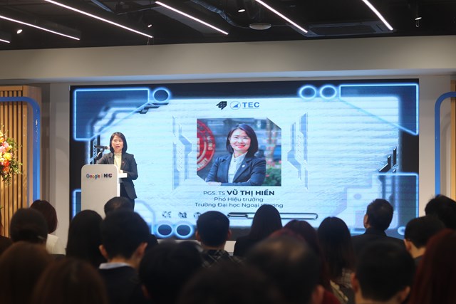 C&ocirc; Vũ Thị Hiền - Uỷ vi&ecirc;n Ban Thường vụ Đảng uỷ, Ph&oacute; Hiệu trưởng Trường ĐH Ngoại thương&nbsp; ph&aacute;t biểu tại Lễ kỷ niệm&nbsp; &nbsp;