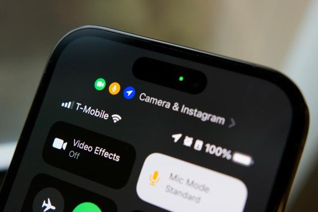 iPhone cứ hiện l&#234;n chấm nhỏ m&#224;u xanh v&#224; m&#224;u cam l&#224; bị l&#224;m sao: C&#243; phải điện thoại đ&#227; bị hack? - Ảnh 1