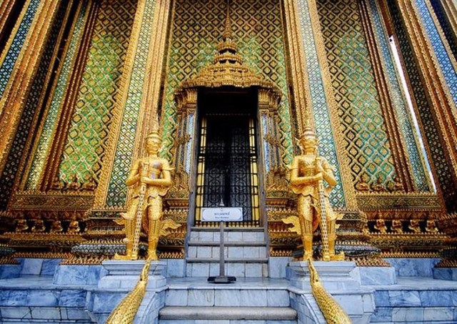 Kh&#225;m ph&#225; những ng&#244;i ch&#249;a kỳ lạ ở Th&#225;i Lan: B&#237; ẩn bức tượng Phật v&#224;ng lớn nhất thế giới - Ảnh 1