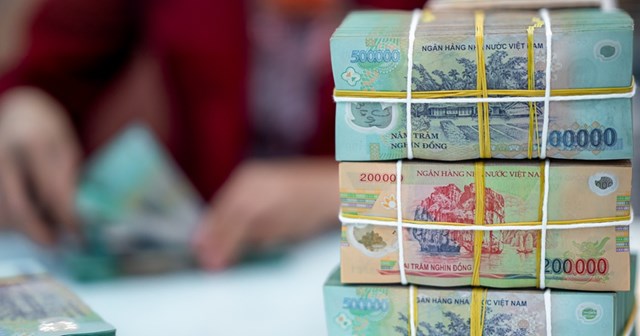 L&atilde;i suất tiền gửi giảm nhẹ cũng gi&uacute;p doanh nghiệp tiếp cận vốn dễ hơn