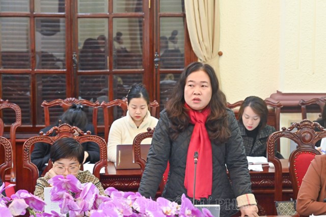 Ph&oacute; Gi&aacute;m đốc Sở Tư ph&aacute;p Th&agrave;nh phố H&agrave; Nội ph&aacute;t biểu tại cuộc họp.