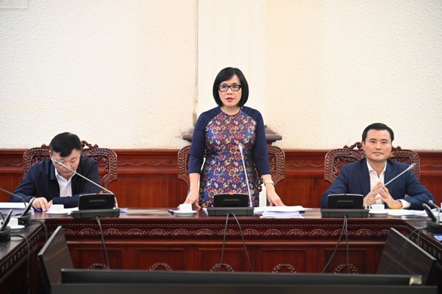 Thứ trưởng Đặng Ho&agrave;ng Oanh ph&aacute;t biểu kết luận phi&ecirc;n họp.