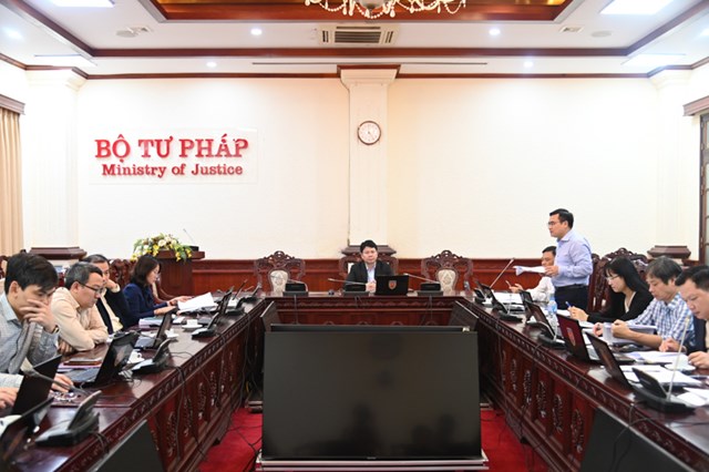 To&agrave;n cảnh cuộc họp.