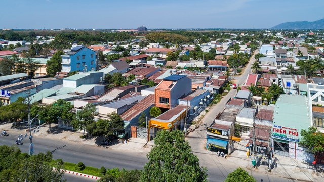 Việc sử dụng tường gạch th&ocirc; c&ograve;n gi&uacute;p giảm chi ph&iacute; ho&agrave;n thiện tường hay chi ph&iacute; bảo dưỡng chống nứt, sơn, sửa tường h&agrave;ng năm.&nbsp; &nbsp;