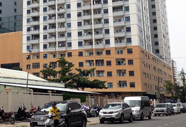 Trong giai đoạn 1, Đ&agrave; Nẵng sẽ cưỡng chế th&aacute;o dỡ từ tầng 2 đến tầng 5 tại chung cư Mường Thanh. ẢNH: HO&Agrave;NG SƠN