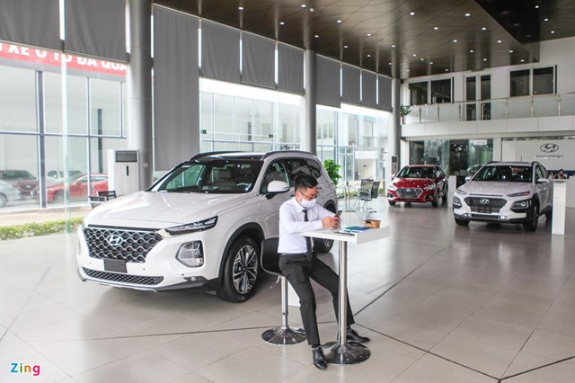 Nhờ ch&iacute;nh s&aacute;ch kịp thời, thị trường &ocirc; t&ocirc; Việt Nam c&oacute; tỷ lệ sụt giảm thấp nhất khu vực.