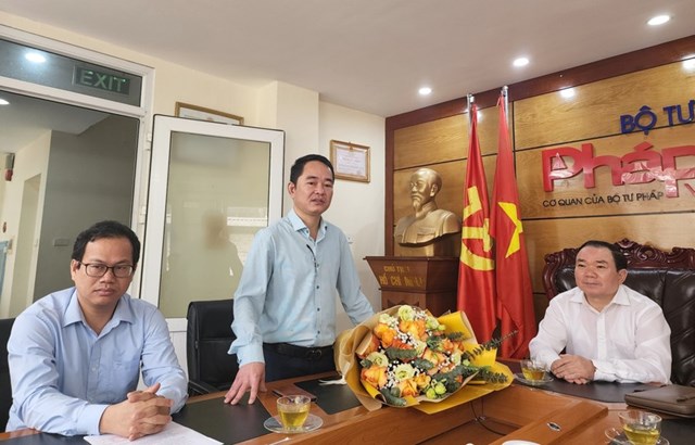 Đồng ch&iacute; Vũ Ho&agrave;i Nam ph&aacute;t biểu tại buổi lễ.