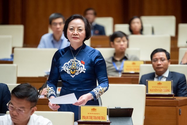 Cải c&aacute;ch tiền lương l&agrave; một trong những nội dung được nhiều đại biểu Quốc hội quan t&acirc;m chất vấn Bộ trưởng Nội vụ Phạm Thị Thanh Tr&agrave;. Ảnh: Quốc hội &nbsp;