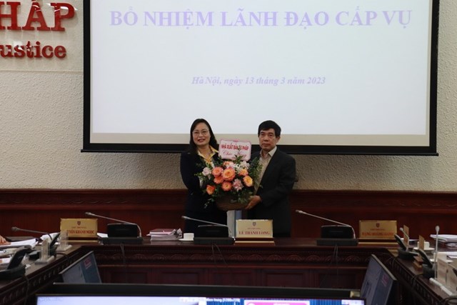 Trao Quyết định bổ nhiệm L&#227;nh đạo B&#225;o Ph&#225;p luật Việt Nam - Ảnh 2