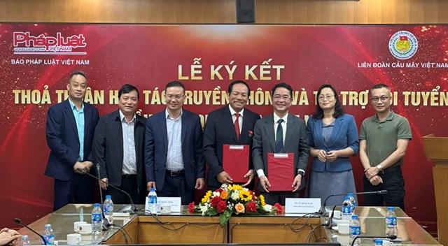 Lễ k&yacute; kết th&agrave;nh c&ocirc;ng tốt đẹp.