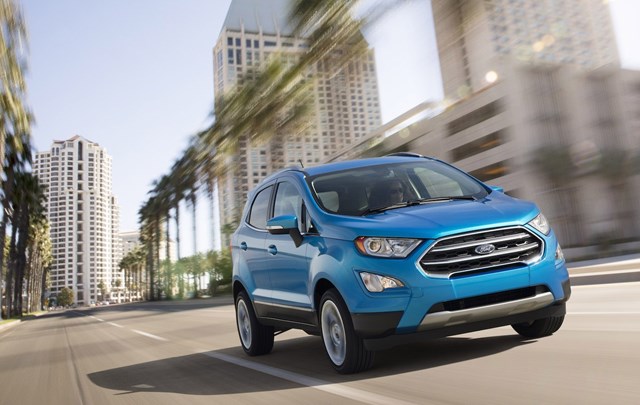 Ford Việt Nam thực hiện chương tr&igrave;nh hỗ trợ một phần ph&iacute; trước bạ cho một số d&ograve;ng xe, với mức ưu đ&atilde;i từ 20 đến 25 triệu đồng. Cụ thể: Ford EcoSport được ưu đ&atilde;i 25 triệu đồng; Ford Everest được ưu đ&atilde;i 20 triệu đồng. Với Everest Sport mới ra mắt, h&atilde;ng xe n&agrave;y tặng camera h&agrave;nh tr&igrave;nh v&agrave; một năm bảo hiểm vật chất cho 200 kh&aacute;ch h&agrave;ng đầu ti&ecirc;n. (Ảnh:&nbsp;Ford)