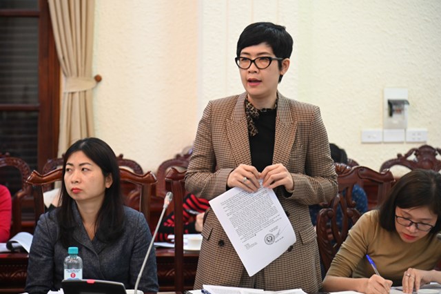 Đại diện Bộ Lao động &ndash; Thương binh v&agrave; X&atilde; hội ph&aacute;t biểu tại phi&ecirc;n họp