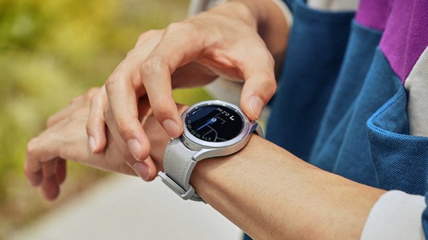Samsung hối hận v&#236; đ&#227; loại bỏ trang bị n&#224;y tr&#234;n Galaxy Watch - Ảnh 2