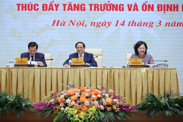 Thủ tướng Ch&iacute;nh phủ điều h&agrave;nh Hội nghị. (Ảnh:VGP).