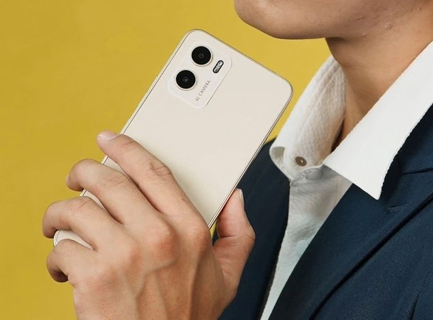 Mức gi&aacute; khoảng 2,5 triệu đồng gi&uacute;p JamboPhone dễ tiếp cận với người d&ugrave;ng phổ th&ocirc;ng hơn. &nbsp;