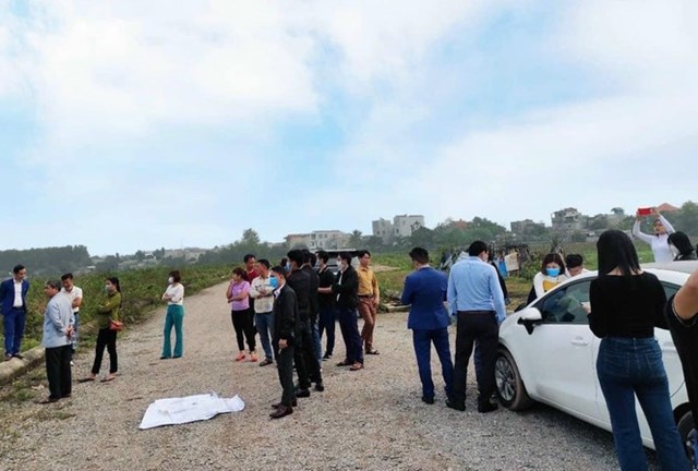 Tung chi&#234;u thổi gi&#225;, đất v&#249;ng ven dậy s&#243;ng - Ảnh 1