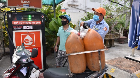 Gi&aacute; xăng dầu tăng li&ecirc;n tục từ đầu năm đến nay.