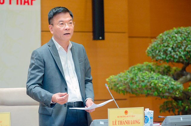 ​Bộ trưởng Bộ Tư ph&aacute;p L&ecirc; Th&agrave;nh Long ph&aacute;t biểu