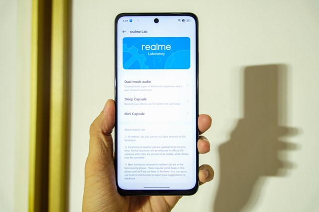 Cận cảnh realme C55: Mini Capsule gi&#225; &#39;b&#236;nh d&#226;n&#39; m&#224; ngỡ  iPhone 14 Pro - Ảnh 16