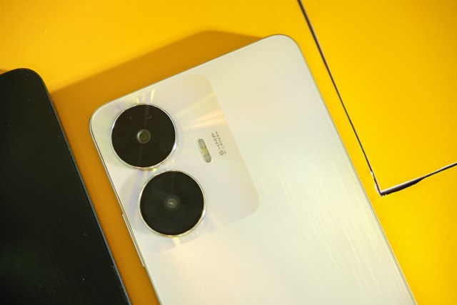 Cận cảnh realme C55: Mini Capsule gi&#225; &#39;b&#236;nh d&#226;n&#39; m&#224; ngỡ  iPhone 14 Pro - Ảnh 8