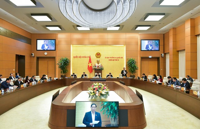 Ủy ban Thường vụ Quốc hội cho &yacute; kiến về việc giải tr&igrave;nh, tiếp thu, chỉnh l&yacute; dự thảo Luật Trật tự, an to&agrave;n giao th&ocirc;ng đường bộ.