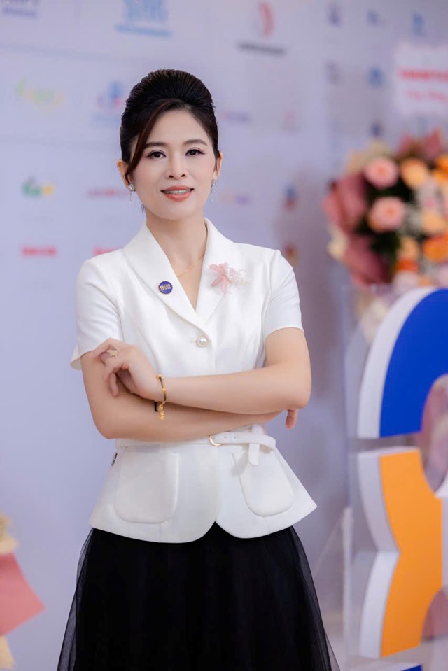ThS.L&ecirc; Thị Dung - Viện trưởng Viện Doanh Tr&iacute;; Tổng Gi&aacute;m đốc C&ocirc;ng ty CP Đ&agrave;o tạo v&agrave; Ph&aacute;t triển nh&acirc;n lực Dgroup