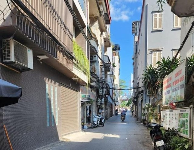 Nh&#224; trong ng&#245; giảm tới nửa tỷ, kh&#225;ch mua vẫn lắc đầu ch&#234; cao - Ảnh 1