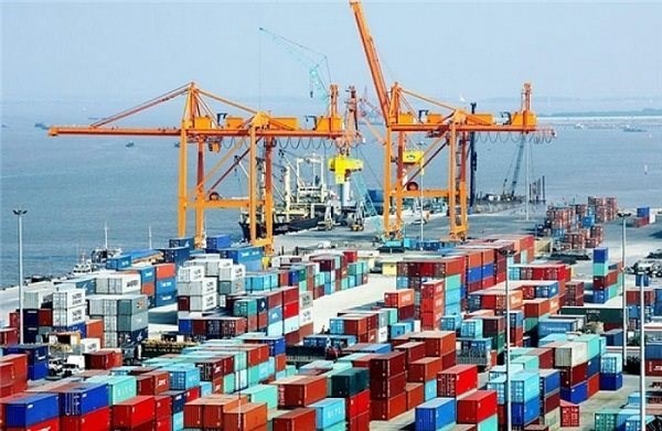 H&#224;ng Trung Quốc ồ ạt sang Việt Nam, hai th&#225;ng nhập si&#234;u 7,44 tỷ USD - Ảnh 1