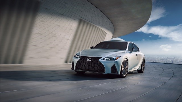 Lexus IS 2021 vừa được tr&igrave;nh l&agrave;ng Việt Nam với 3 phi&ecirc;n bản. Ảnh:&nbsp;Lexus