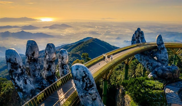 Cầu v&agrave;ng -&nbsp;Sun World Ba Na Hills