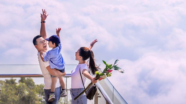 Check-in giữa biển m&acirc;y tại Sun World BaDen Mountain
