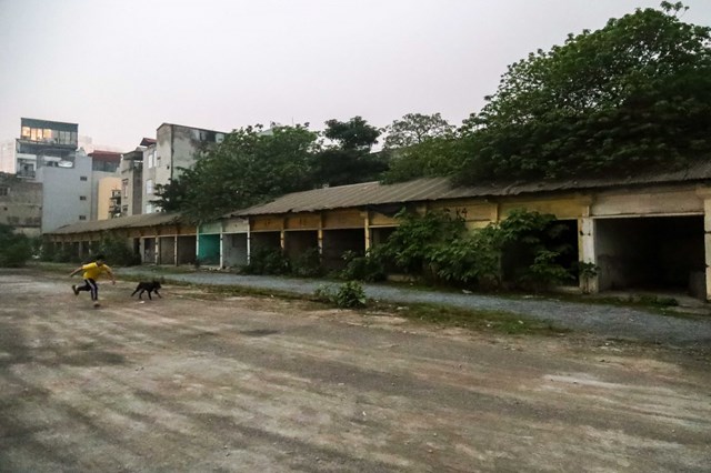 Năm 2012, Hội đồng th&agrave;nh vi&ecirc;n VICEM ph&ecirc; duyệt thực hiện dự &aacute;n khu nghi&ecirc;n cứu v&agrave; ph&aacute;t triển, tổ hợp c&ocirc;ng tr&igrave;nh tại l&ocirc; đất tr&ecirc;n. Tổng mức đầu tư dự &aacute;n theo kế hoạch l&agrave; 6.500 tỷ đồng. Nguồn vốn để thực hiện dự &aacute;n bao gồm vốn tự c&oacute; của VICEM chiếm 20%, vốn vay thương mại chiếm 80%.