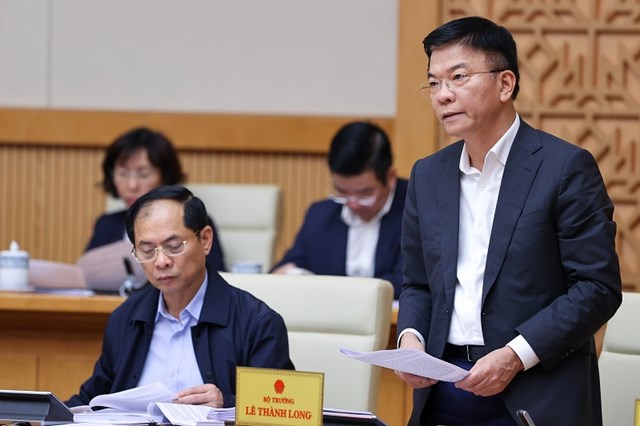 Tại phi&ecirc;n họp, c&aacute;c th&agrave;nh vi&ecirc;n Ch&iacute;nh phủ đ&atilde; thảo luận, cho &yacute; kiến về 5 nội dung