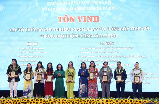 Tập đo&agrave;n T&amp;T Group được vinh danh v&igrave; c&oacute; những đ&oacute;ng g&oacute;p t&iacute;ch cực trong hoạt động c&ocirc;ng t&aacute;c x&atilde; hội.