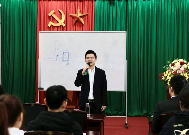 Với việc tham gia, đ&oacute;ng g&oacute;p t&iacute;ch cực cho c&ocirc;ng t&aacute;c an sinh x&atilde; hội, &ocirc;ng Đỗ Vinh Quang, Ph&oacute; Chủ tịch HĐQT Tập đo&agrave;n T&amp;T Group vinh dự l&agrave; một trong 64 c&aacute; nh&acirc;n ti&ecirc;u biểu được Sở Lao động - Thương binh v&agrave; X&atilde; hội H&agrave; Nội vinh danh.