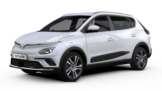 Gầm xe VinFast VF e34 cao 180 mm, ph&ugrave; hợp với điều kiện giao th&ocirc;ng tại Việt Nam