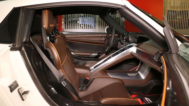 Si&#234;u phẩm Porsche 918 Spyder ch&#237;nh thức c&#243; mặt tại Việt Nam - Ảnh 2