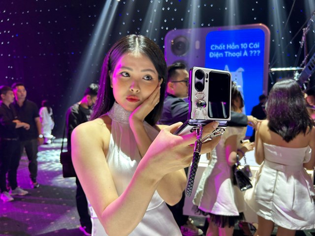 Cận cảnh trên tay điện thoại màn hình gập với giá 19,9 triệu đồng nhưng...lại là của OPPO - Ảnh 2