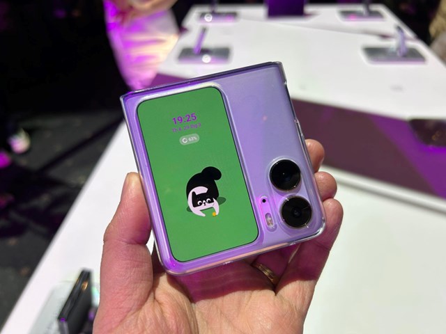 Cận cảnh trên tay điện thoại màn hình gập với giá 19,9 triệu đồng nhưng...lại là của OPPO - Ảnh 3