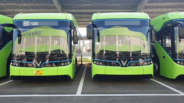 Xe bu&yacute;t điện thuộc C&ocirc;ng ty TNHH Dịch vụ vận tải sinh th&aacute;i VinBus (Tập đo&agrave;n Vingroup). Ảnh: Thế Anh &nbsp;