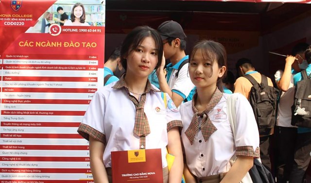 Nova Group d&agrave;nh tặng 30 tỷ đồng học bổng cho t&acirc;n sinh vi&ecirc;n kh&aacute; v&agrave; giỏi Nova College năm học 2021-2022