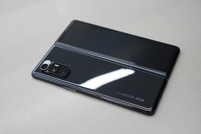 Tung điện thoại m&#224;n h&#236;nh gập gi&#225; tối đa 2.000 USD, Xiaomi quyết đấu Samsung, Huawei - Ảnh 2