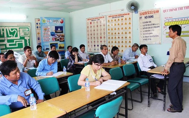 Từ 1/6, th&#234;m h&#236;nh thức học l&#253; thuyết thi bằng l&#225;i xe - Ảnh 1