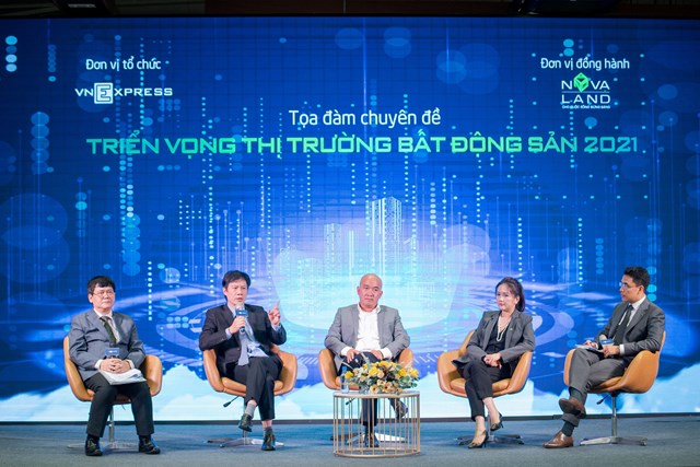 Tại tọa đ&agrave;m &ldquo;Triển vọng thị trường Bất động sản 2021&rdquo;, c&aacute;c chuy&ecirc;n gia đầu ng&agrave;nh cho biết 2021 l&agrave; năm thuận lợi cho bất động sản về mọi mặt
