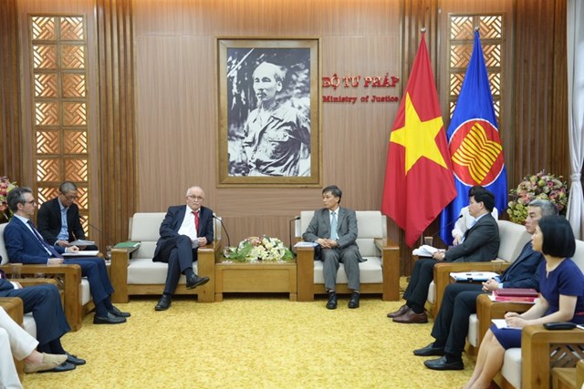 To&agrave;n cảnh buổi tiếp x&atilde; giao